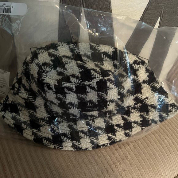 Kate Spade Houndstooth Tweed Bucket Hat nwt in packaging - Picture 4 of 5